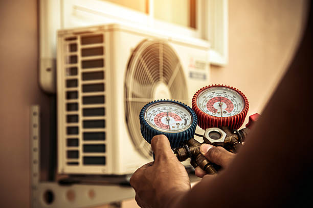 Professional Hvac technician working in Clarksville, IN